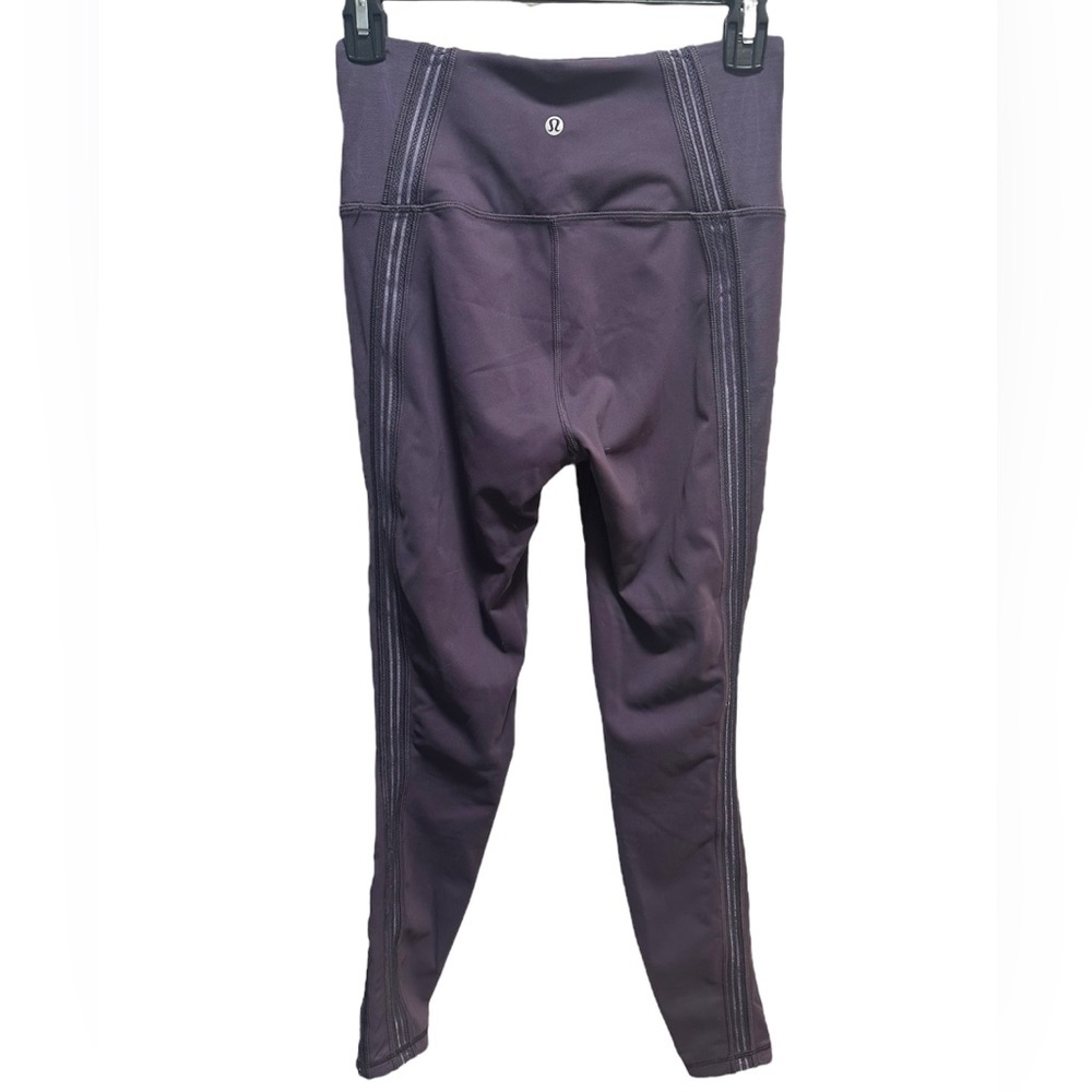 NWOT LULULEMON PURPLE LEGGINGS WITH LACE STRIPED DETAIL SIZE 6 - Picture 4 of 5